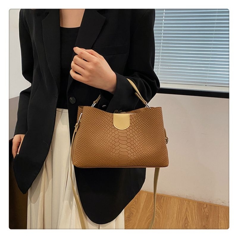 Tas selempang Aesthetic Croco