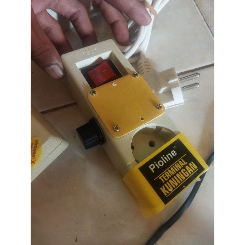 Dimmer pengatur kecepatan