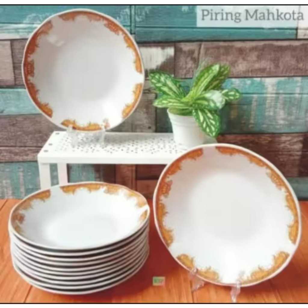 Piring Keramik Mahkota Hijau,Merah dan Coklat/ Piring Makan Keramik Ukuran 20,5 cm