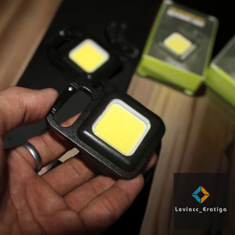 Keychain Light Lampu Senter Mini LED Simple Multifungsi  Gantungan Kunci Magnet