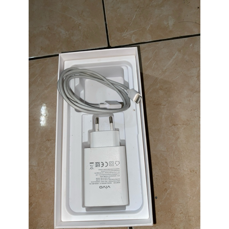 CHARGER VIVO Y21.