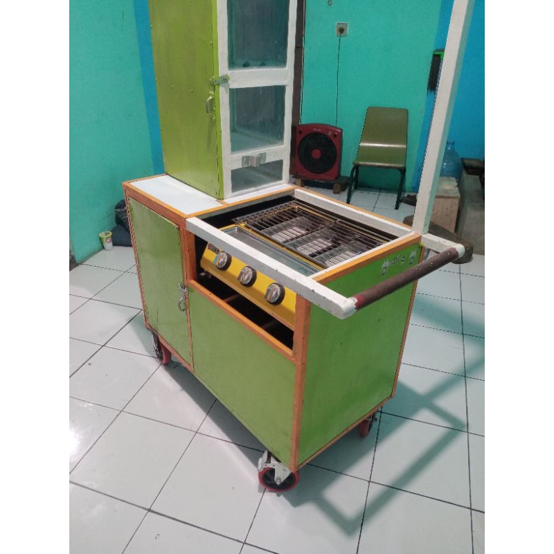 gerobak dagang bekas ex bakso bakar komplit dg kompor bakar dan tabung gas