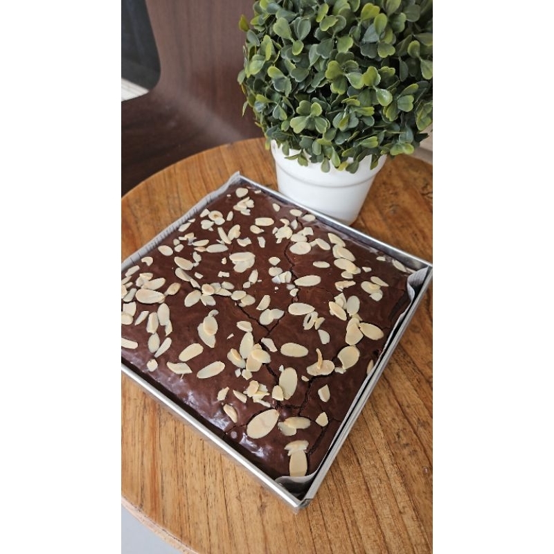 

BROWNIES SHINEE PANGGANG ENAK BANGET!!!