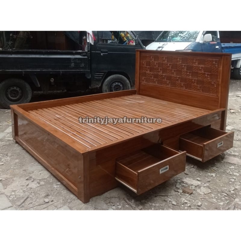 Ranjang Kayu Jati Tempat Tidur Bale/trinityjayafurniture
