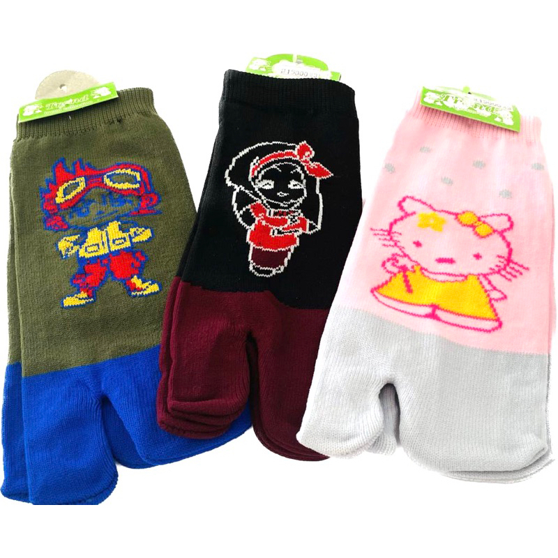 

Kaos kaki jempol anak