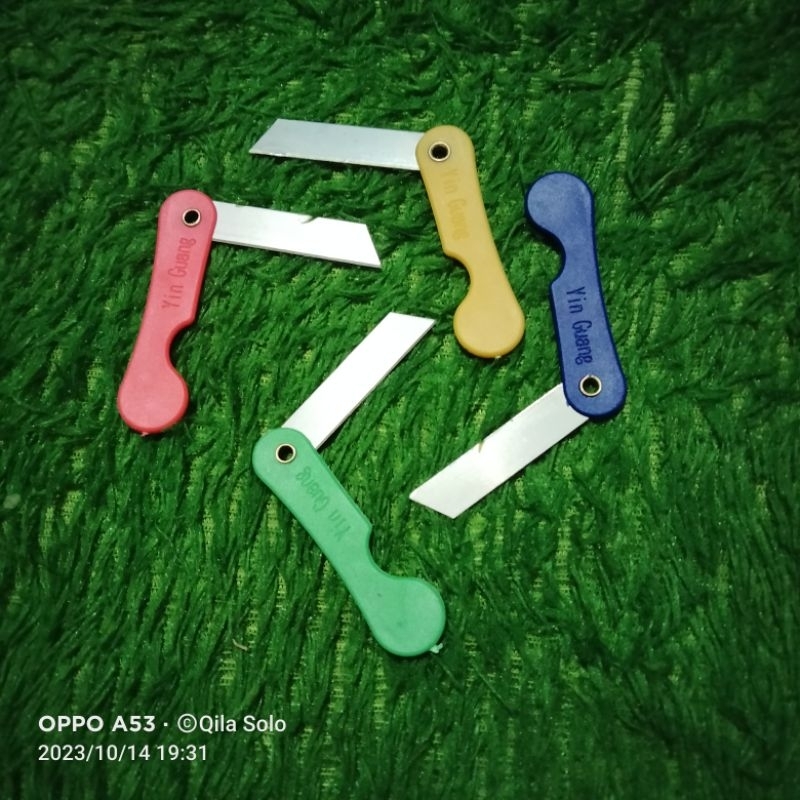 

(1BIJI) Cutter Lipat Murah Warna warni Silet