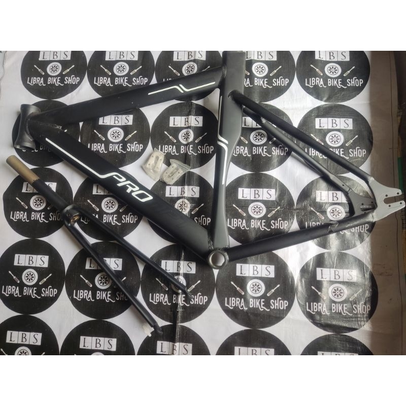 SATU SET FRAME FORK FIXIE PRO AERO TRIAD ALLOY 7005 HITAM