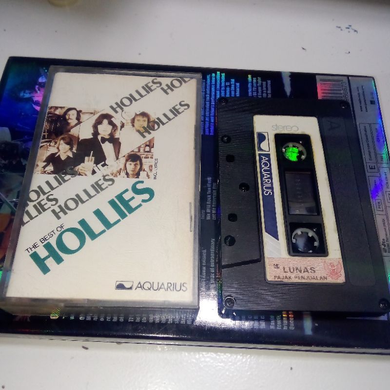 kaset pita THE BEST OF HOLLIES ( AQUARIUS-MAXELL)