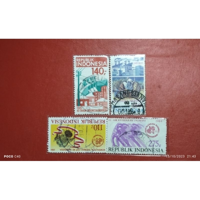 

koleksi filateli 4 perangko kuno Indonesia asli