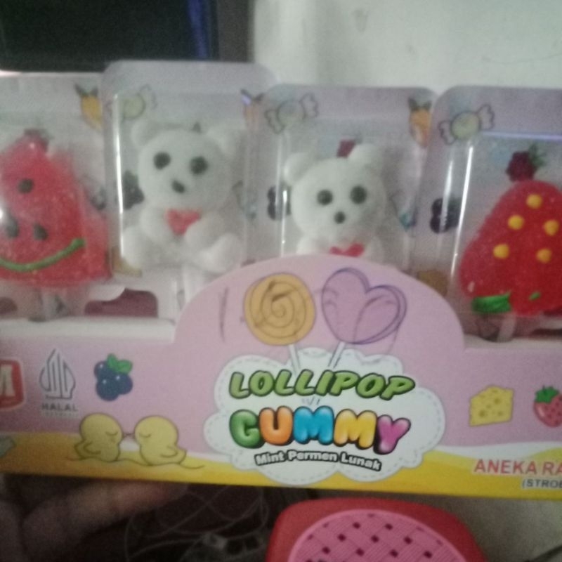 

lollipop gummy yupi