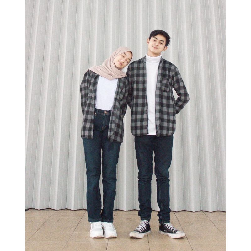 Kemeja Couple dengan pasangan Other Kekinian ootd viral wanita dan pria Bayar ditempat