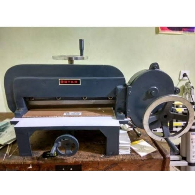 

Ongkos potong Kertas Karton Jasmine Board Dll