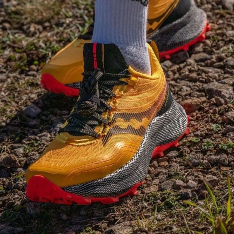 Saucony Endorphin Trail Mens Trail Running Shoes Yellow / Vizired