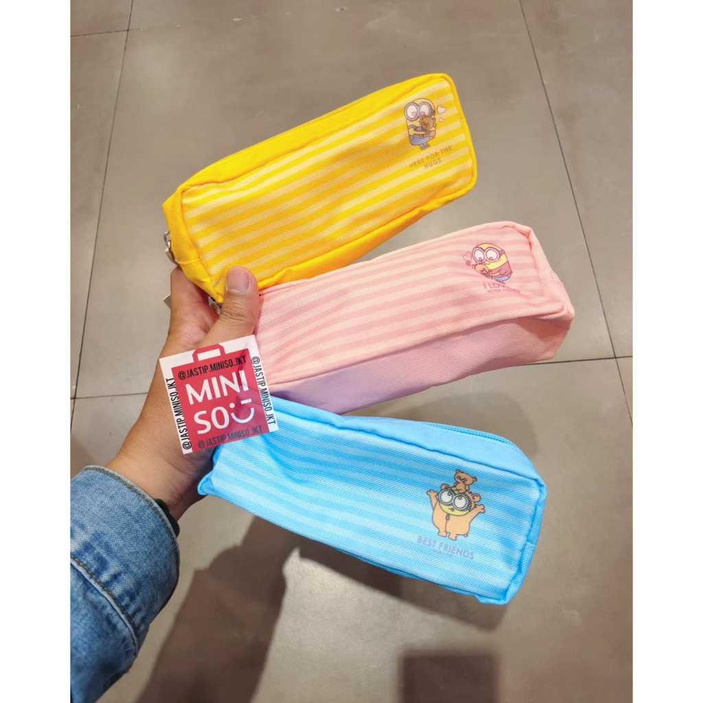 

MINISO Stationery Case / Tempat Pensil Serbaguna MINIONS Collection (18x5.5x7cm)