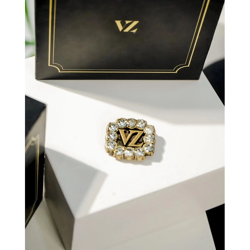 VZ SIGNATURE BROOCH