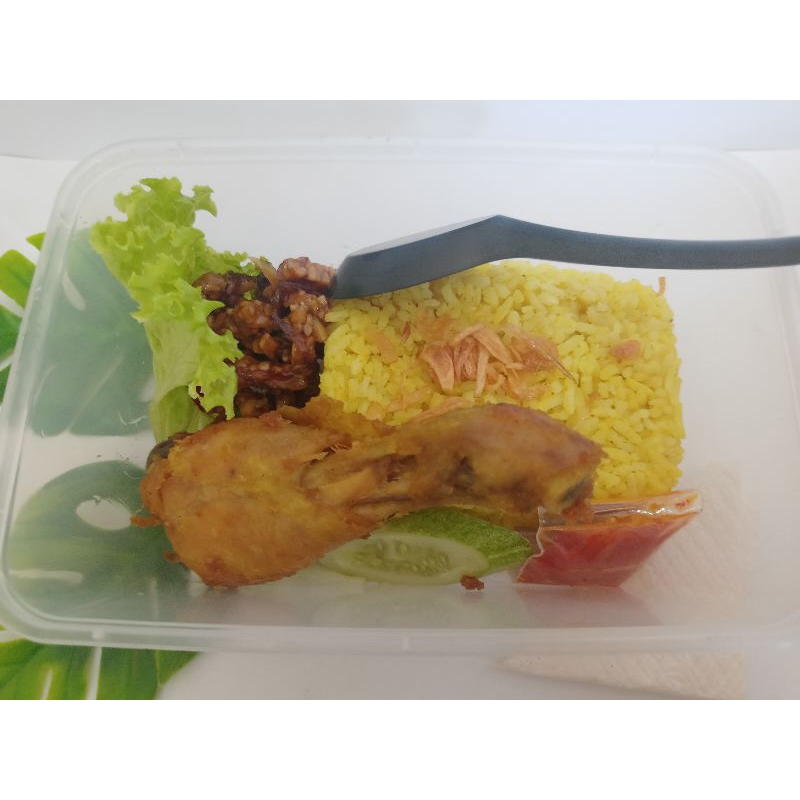 

Nasi Kuning Thinwall by NayRa Kitchen