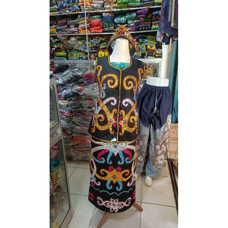 baju adat dayak wanita dewasa(baju+rok+mahkota)