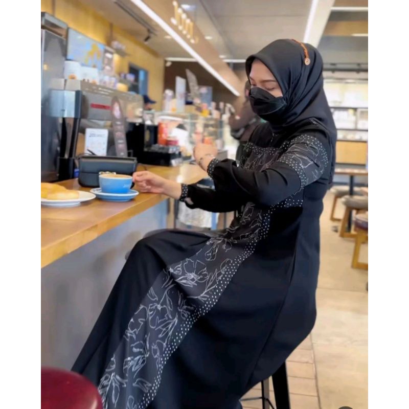 Gwen dress hitam by Madeira