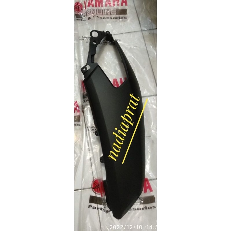 cover body kanan nmax old hitam doff original yamaha