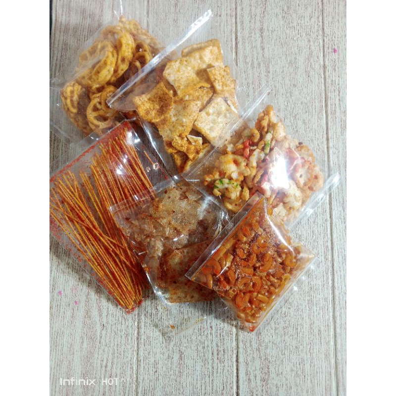 

Aneka cemilan pedas Dapoer bunda Inara (10rb 3pcs) bisa mix