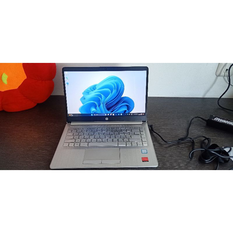 Laptop HP 14-s