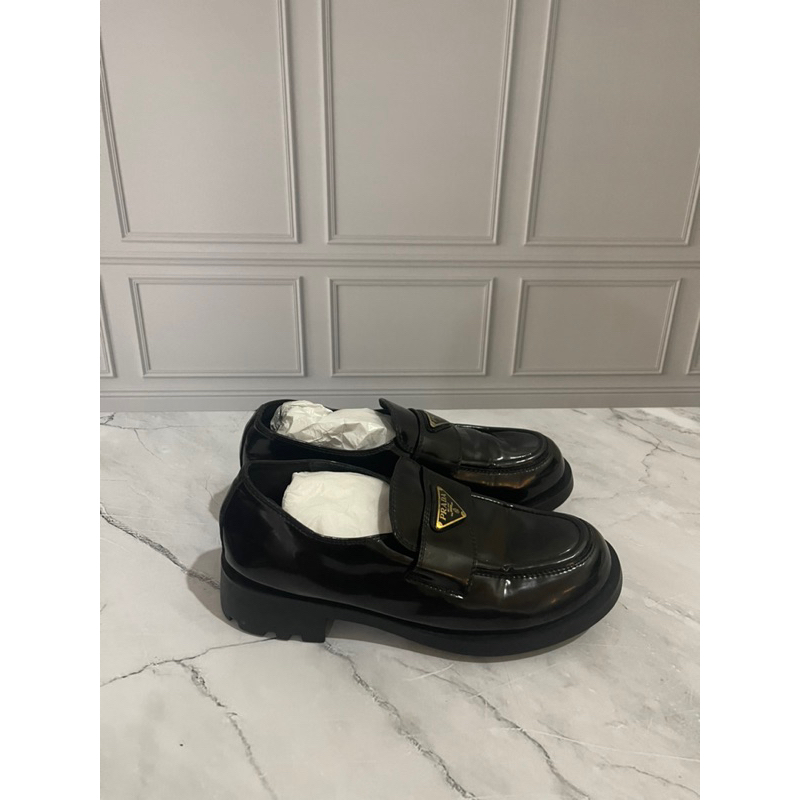 SepatuPrelovedAuthenticPrada