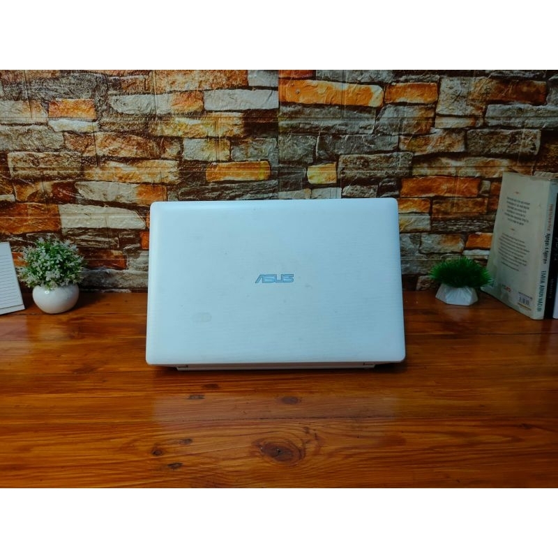Netbook Notebook laptop Asus 12 inch