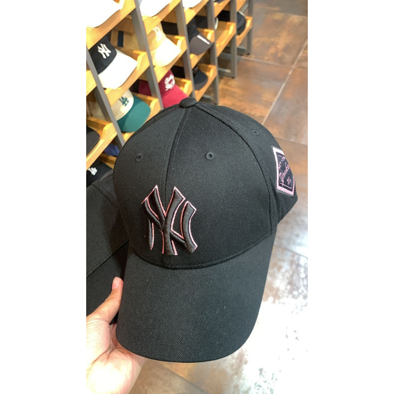 MLB Cap Diamond