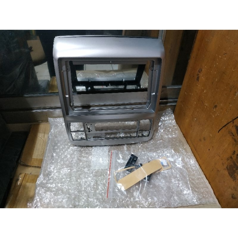 Frame head unit toyota Alphard 2003-2007 9 inch  frame tv mobil alphard