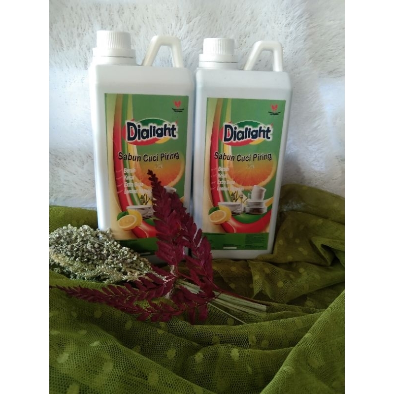 Sabun cuci piring Dialight 1liter