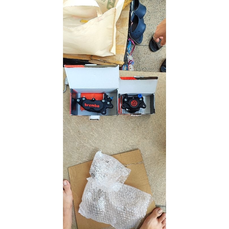 kaliper brembo 4piston 2piston 4p 2p hitam black p4 p2 depan belakang xmax nmax aerox rxking ninja r