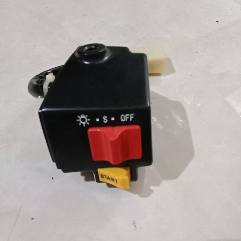 Holder Kanan Suzuki RC100 Bravo