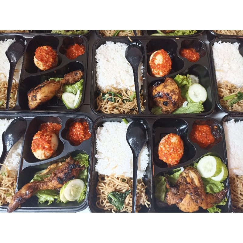 

Nasi paket ayam bakar