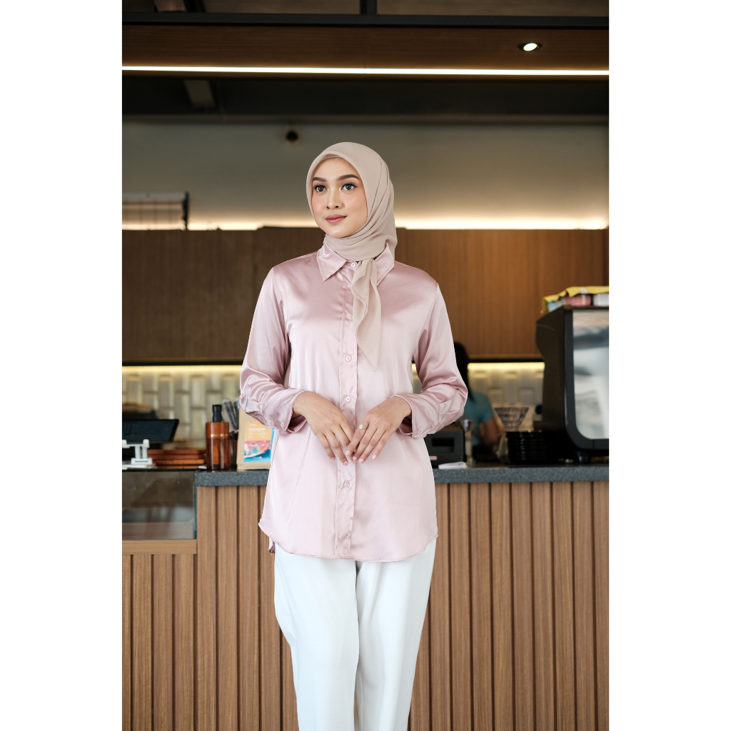 Hana Satin Blus