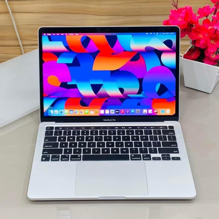 Laptop macbook pro m1 2020 8/256gb