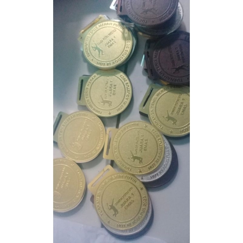 medali badminton, medali wisuda medali event medali emas perak perunggu medali logam kuningan
