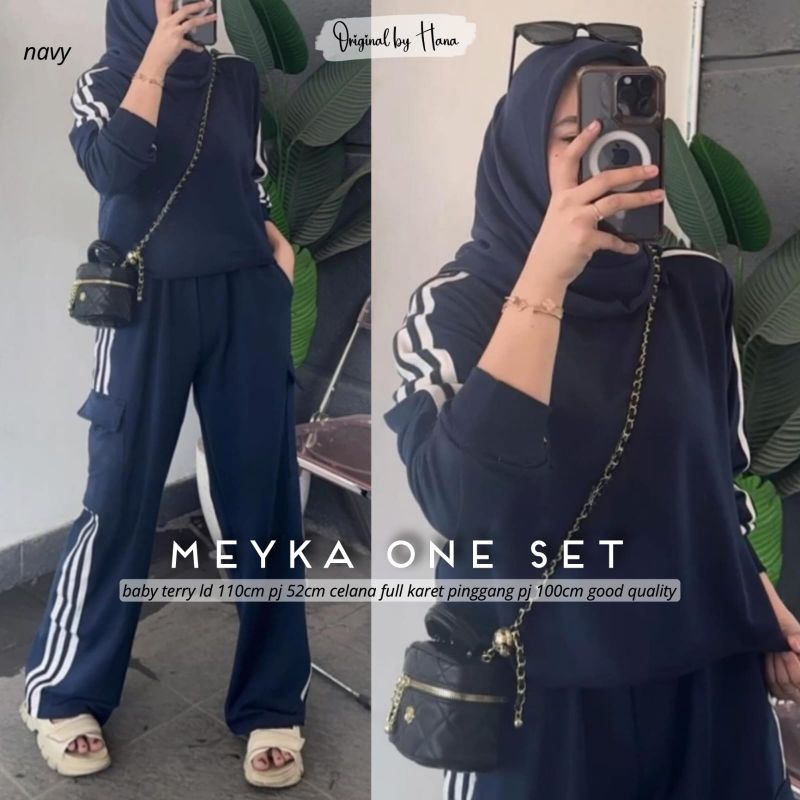 MEYKA SET SPORTY by HANA