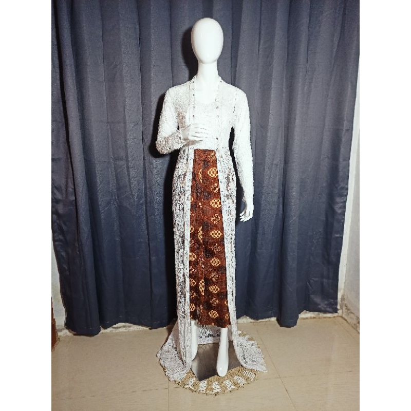 KEBAYA KUTUBARU PUTIH