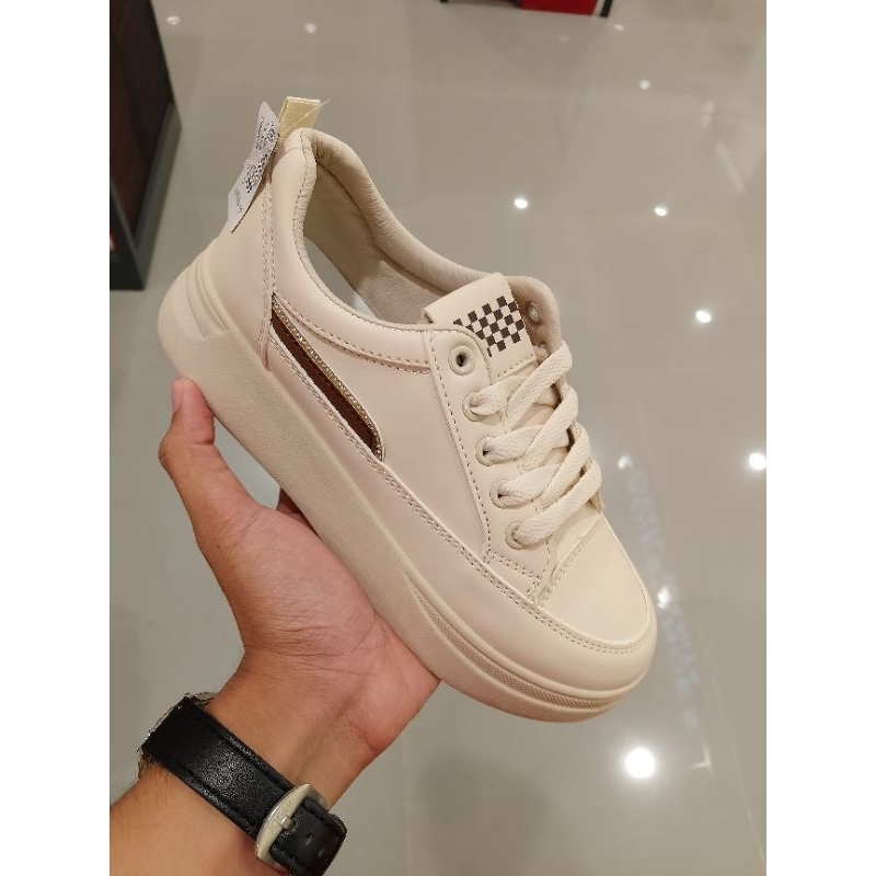 St. Moritz Sepatu Sneakers Wanita