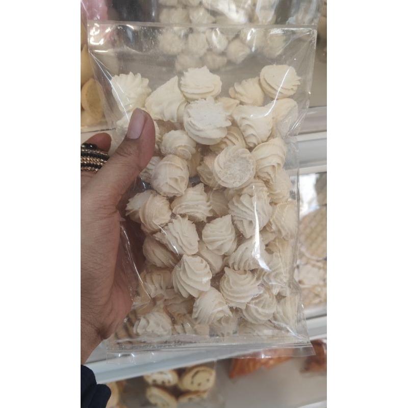 

Snack kiloan Kue sagu berat 100gram