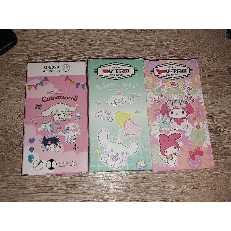 

PULPEN GEL SANRIO MIX 12PCS TINTA HITAM