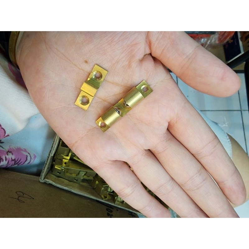 capit udang lemari magnet pintu laci clow lock kuningan besi
