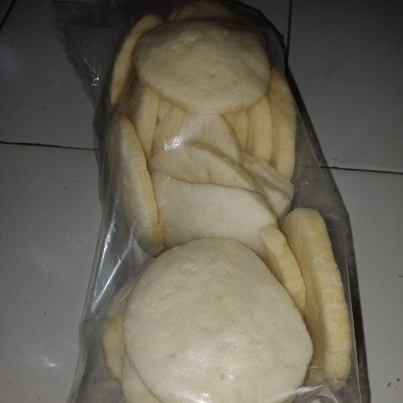 

Kerupuk kemplang palembang
