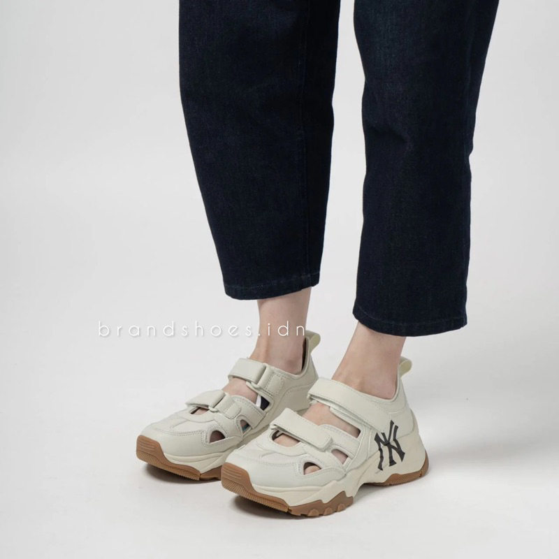Sepatu Sneakers MLB NY Yankees Bigball Chunky Mask Beige Gum Original 100%