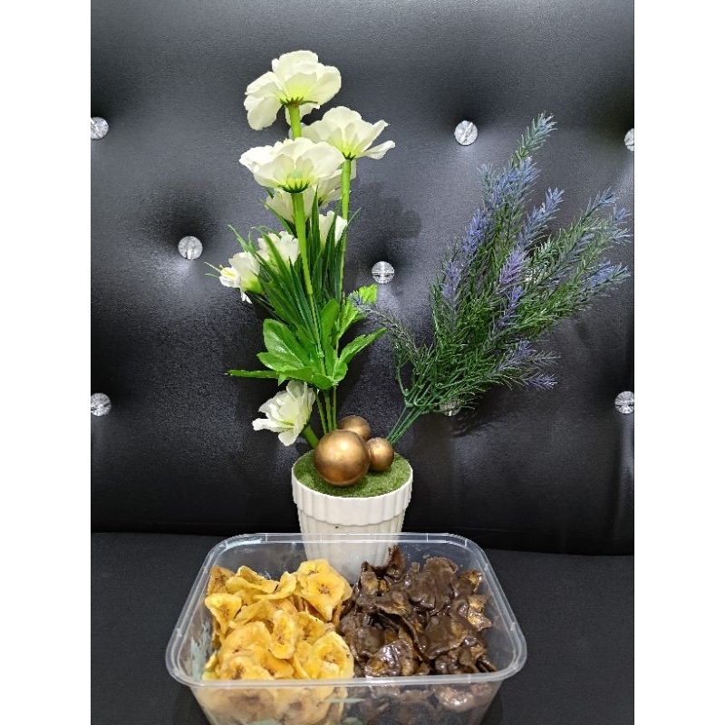 

Keripik Pisang Lumer Mix Original Chocolate 300 gr