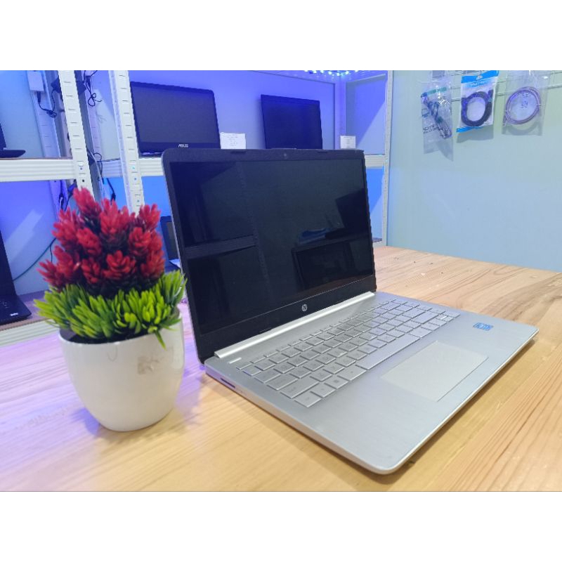 Laptop HP 14s dq0508tu Intel Celeron N4120 RAM 8GB SSD 256GB Layar 14" Keyboard Backlit/Nyala