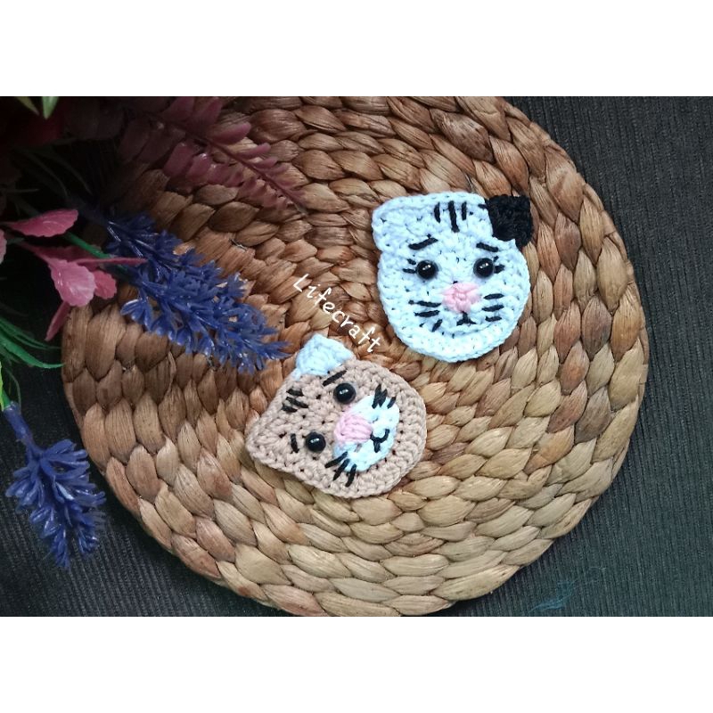 Aplikasi kucing rajut hiasan tempel rajut