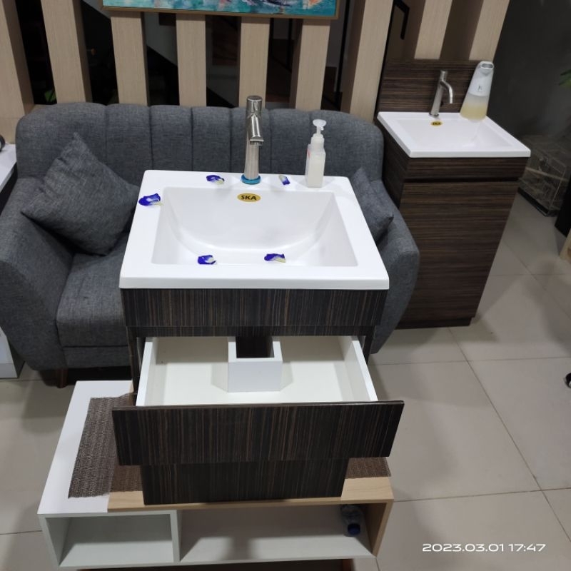 Wastafel Kabinet model gantung & berdiri