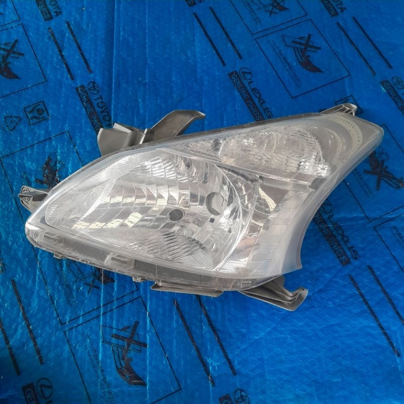 Headlamp Lampu Depan Mobil Avanza Xenia 2012 2013 2014 2015 Kiri