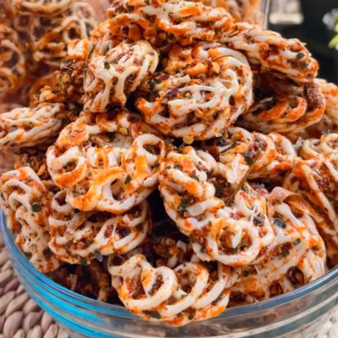 

➵➭✬ KRUPUK SEBLAK RAFAEL | SEBRING | KERUPUK MAWAR PEDAS DAUN JERUK / 100 GR & 250 GR